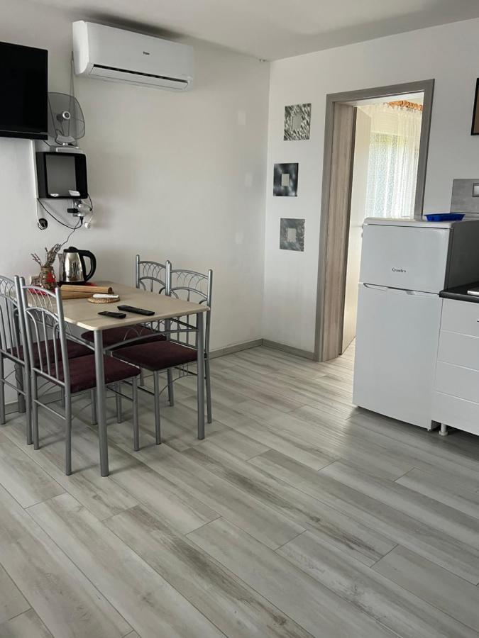 Apartments Linic Нин Екстериор снимка